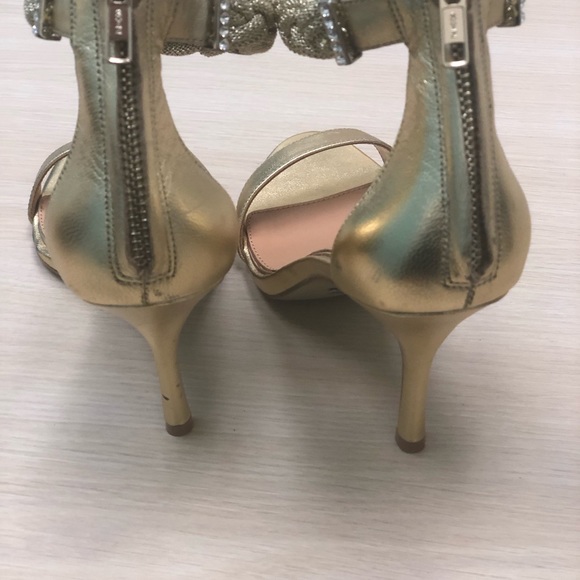 Badgley Mischka Gold Heels size 8 - Picture 4 of 6